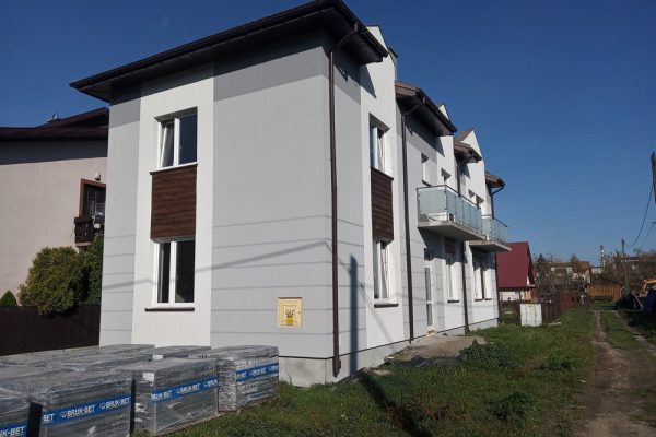 Elewację bloku mieszkalnego po renowacji – Elewacja bloku mieszkalnego, Tarnów